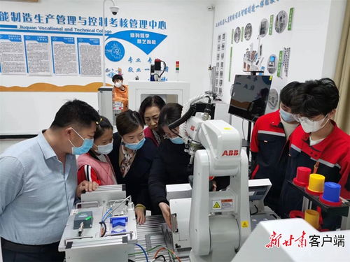 扎根西北的 教育胡杨